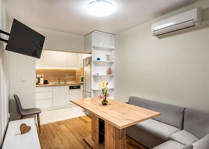 Radi's Coastal Chic Apartment Varna